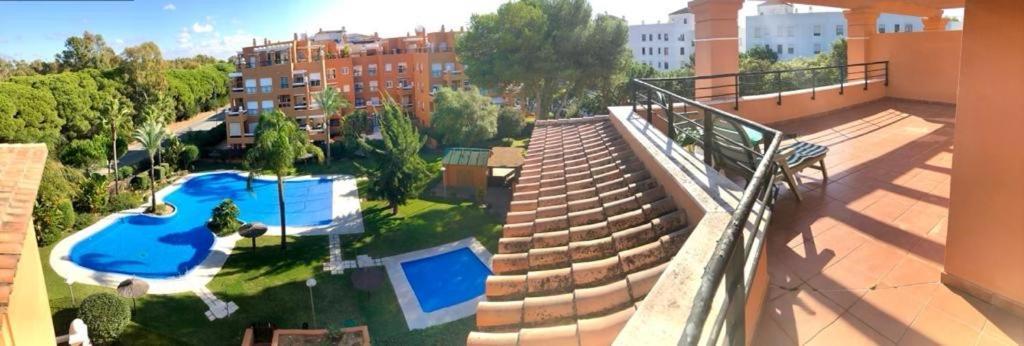 Gatu Premium Atico Sotavento Playa, Parking, Terraza, Piscinas, Wifi Y Aire Acc , " Preferente Mayores De 25 Anos Y Familias " El Puerto de Santa María Dış mekan fotoğraf